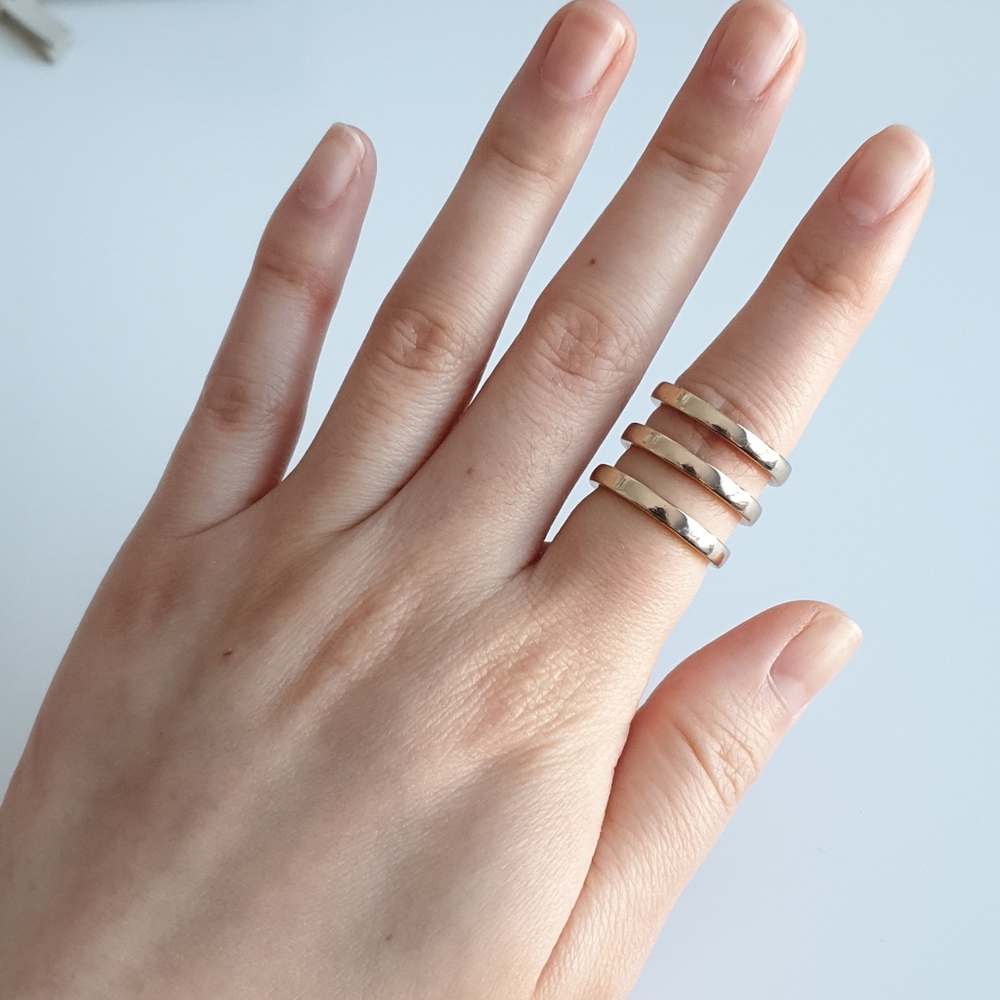 Gold 3 line ring *BUNDLE 3 for $15 or 5 for $20*
